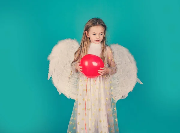 Kinderen Valentijnsdag. Gelukkige kleine engel. Sint Valentijnskaart. Cherub. Mooi engeltje. Mooi engeltje. Cherub. Gelukkige kleine engel. — Stockfoto