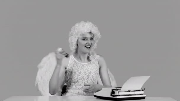 Laughing angel girl enjoying valentines day. Valentines day - retro concept. — ストック動画