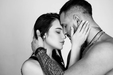 Aşk Konsepti. Sevgililer Günü 'nü kutlayalım. Romantik Hediyeler ve Sevgililer Günü Hediyeleri.