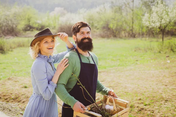 Couple of Gardeners with garden tools. Gardening agriculture and people concept. — Stock Photo, Image