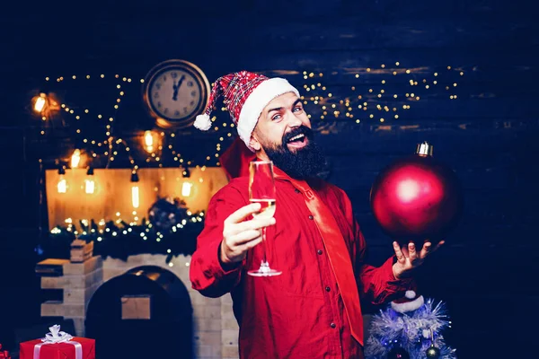 Venda de Natal. Explosão de brilho. Engraçado Papai Noel deseja Feliz Natal e Feliz Ano Novo. Feliz Pai Natal. Venda de ano novo. Festa de Natal . — Fotografia de Stock