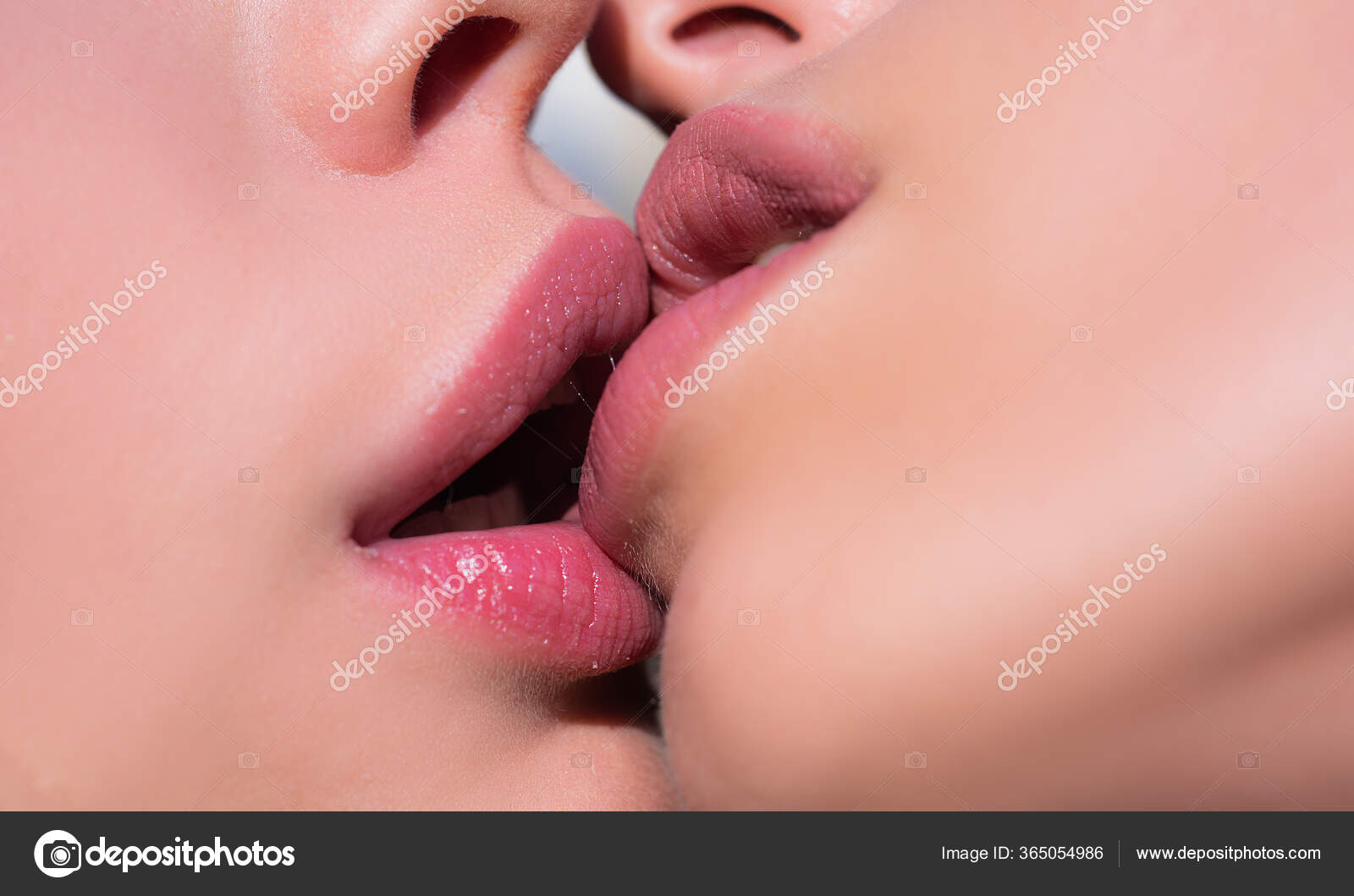 Hot lesbian french kiss