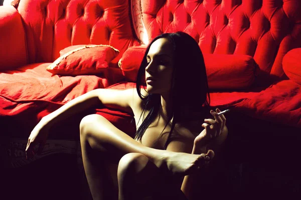 depositphotos_-stock-photo-naked-woman-smoking-cigarette