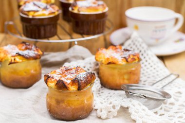 Üzümlü tatlı tatlı süzme peynirli sufle