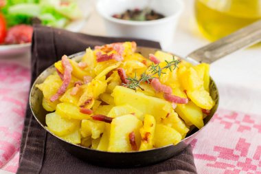 Pastırma mikrodalga fırın ile kolay patates kızartması