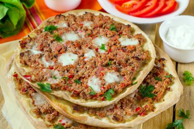 Pide Lahmajoun Lahmacun kıyma ile