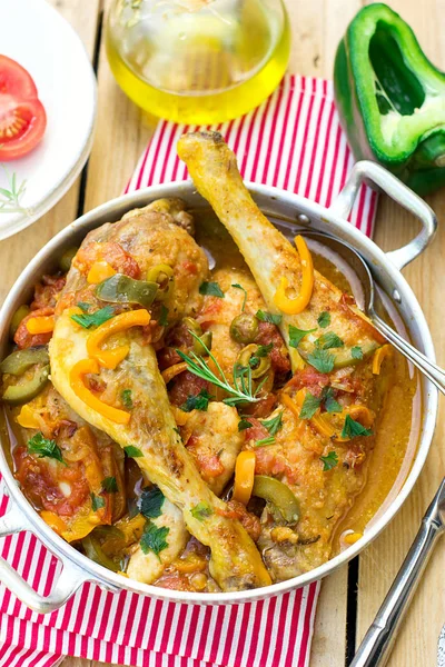 Basque style chicken basquaise with sweet peppers and tomatoes — Stock Photo, Image