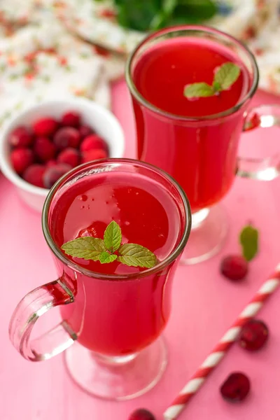 Russian traditional drink kissel with cranberries and mint — Stock Photo, Image