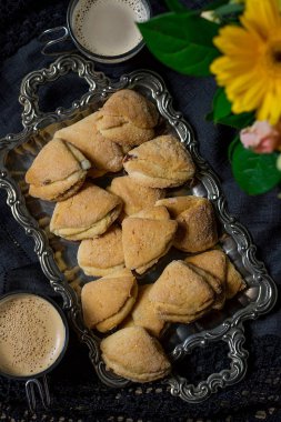 Kuru üzüm ve şeker ile tatlı ricotta tatlılar