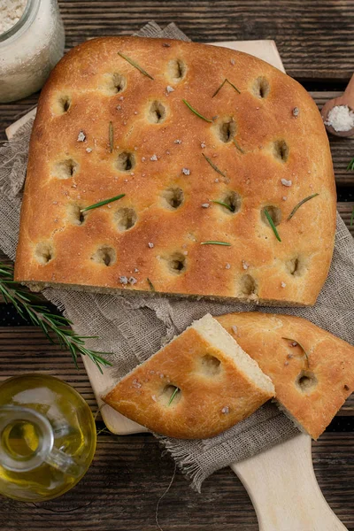 Pan plano italiano saludable focaccia con harina de trigo integral — Foto de Stock