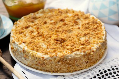 Geleneksel Rus ballı keki Medovik