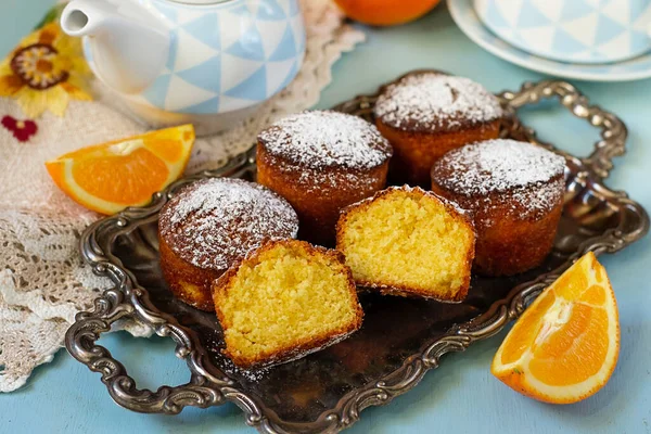Házi Készítésű Édes Sütemények Narancsos Muffinok Desszertnek — Stock Fotó