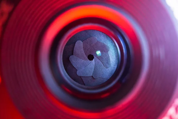 Kamera lensleri ve renkleri siber punk açıklığı fotoğrafçılık konseptini geriletiyor