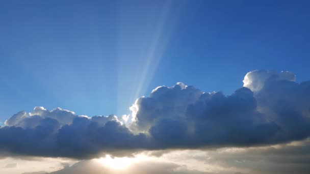 Een Kleurrijke Time Lapse Video Van Cumulus Wolken Bewegende Veranderende — Stockvideo