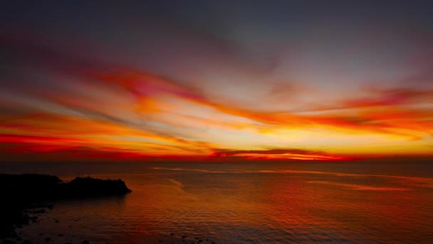 Rudý Západ Slunce Video Překrásných Břehů Camiguin Island — Stock video