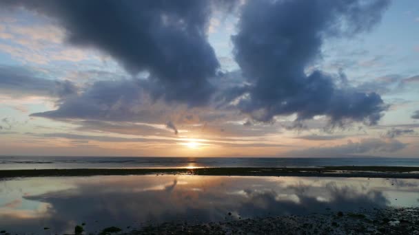 Een Dumaguete City Zonsopgang Video Genomen Tijdens Laagwater Weerspiegeling Van — Stockvideo