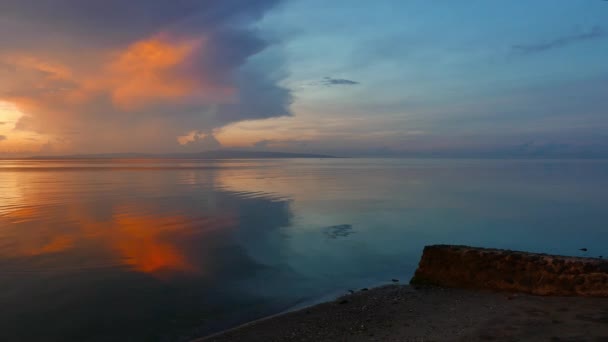 Барвисті Sunrise Відео Від Берегів Dumaguete Міста — стокове відео