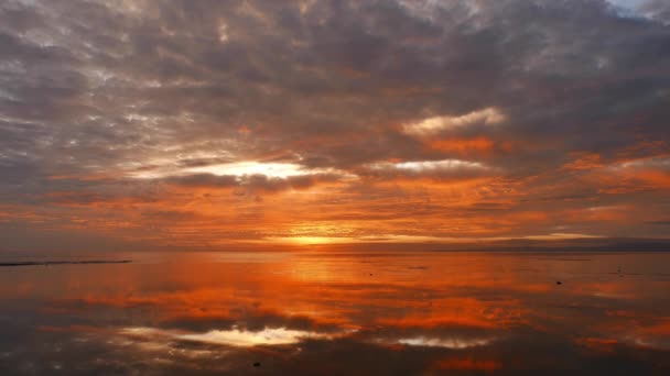 Красное Цветное Видео Восхода Солнца Dumaguete City Shores Зеркалом Океан — стоковое видео