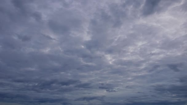 Video Hiperlapso Cámara Panorámica Cúmulos Oscuros Nubes Altocumulus — Vídeos de Stock