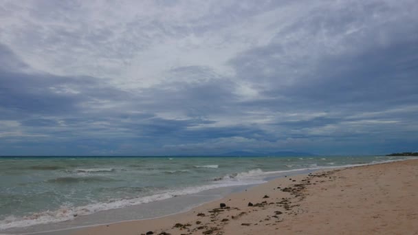 Хвиляста Похмурий Вдень Білі Піщані Пляжі Bantayan Острова — стокове відео