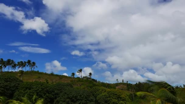 Clipe Mostrando Nuvens Baixa Altitude Movendo Sobre Colinas Manjuyod Negros — Vídeo de Stock