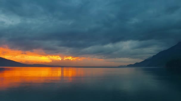 Tmavé Zatažené Ale Stále Barevné Podzimní Sunrise Video Ukazující Akyaka — Stock video