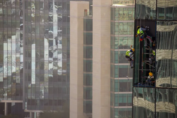 Group Workers Fixing Windows High Rise Building Dangling Secure Ropes — Stock Photo, Image