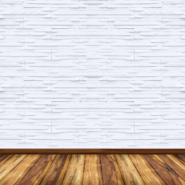 Vecchio interno con muro di mattoni bianchi — Foto Stock
