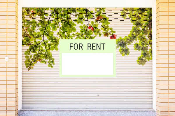 For rent sign in front of house. — Stock Photo, Image