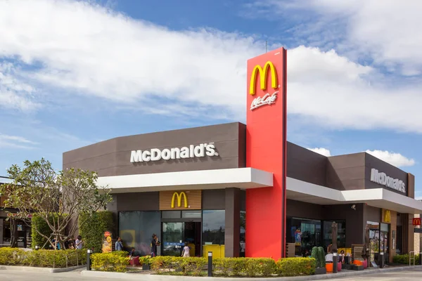 McDonald's in buriram castle, Thailand. — Stock Photo, Image