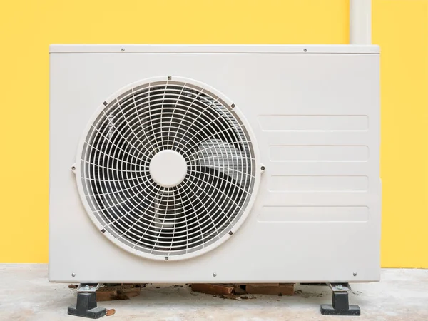 Air conditioner Buitenunits buiten gebouw — Stockfoto