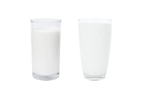 Verre de lait isolé sur blanc — Photo