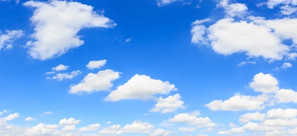 Panorama mraky s pozadí oblohy. — Stock fotografie
