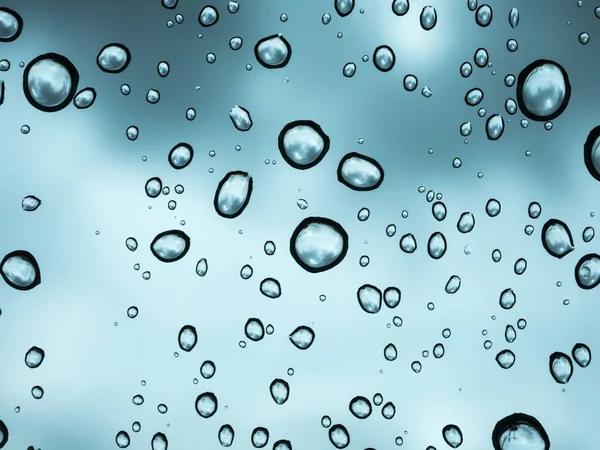 Goutte d'eau de pluie sur verre — Photo