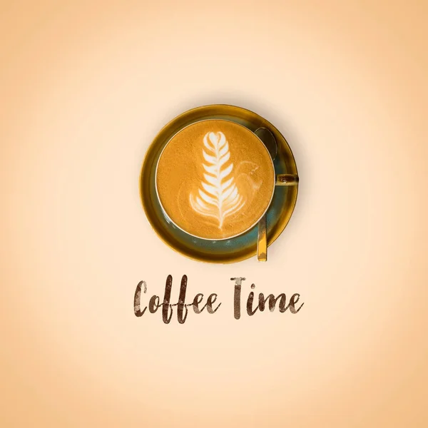 Tekst koffie tijd en kopje warme koffiemok op kleur achtergrond — Stockfoto