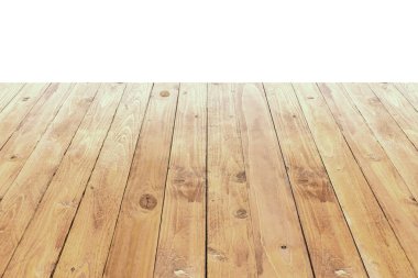 beyaz zemin üzerine eski ahşap masa.