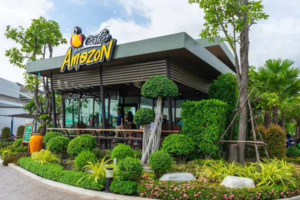 Cafe Amazon presso la stazione petrolifera PTT in Thailandia . — Foto Stock