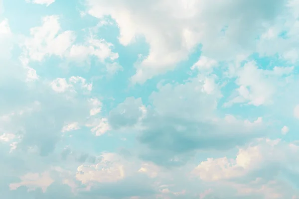 Bulutlar gökyüzü - Vintage etkisi tarzı resimler üzerinde — Stok fotoğraf