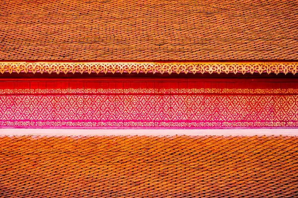 Piękny Stary Dach Świątyni Tajlandii — Zdjęcie stockowe