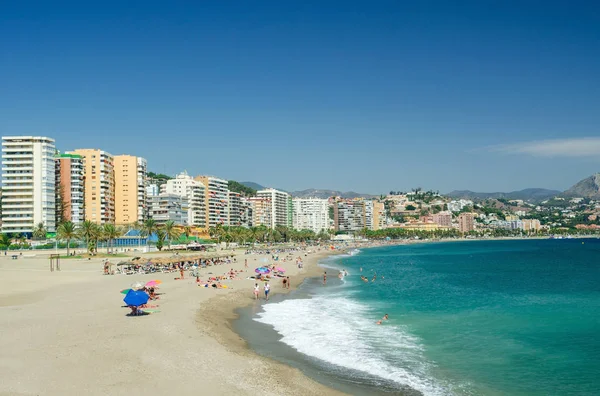 Vy över stranden Malagueta i Málaga stad. Andalusien, Costa del Sol, södra Spanien. — Stockfoto