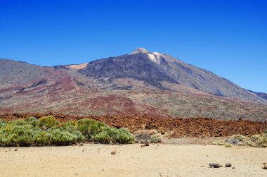 Volkan Mount Teide (Teide tepe) ve çevresi ile sertleştirilmiş lav görünümünü. Milli Parkı, Tenerife, Kanarya Adaları, İspanya. 