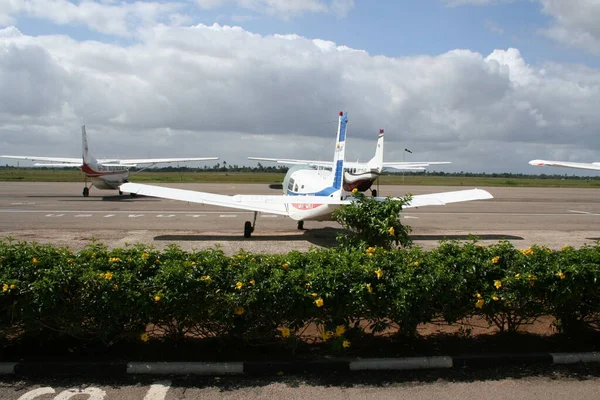 Αεροπλάνα Στο Αεροδρόμιο Zanzibar Island Τανζανία Αφρική Φωτογραφία Αρχείου