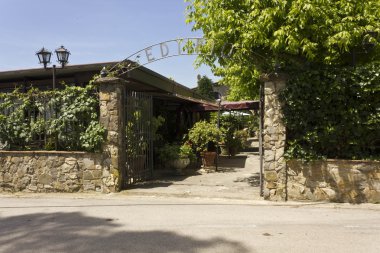 Tarihsel Edy Piu geleneksel Restoran girişinin dış görünümü  