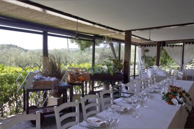  Tuscan tepelerde bir düğün için kurmak Restoran 