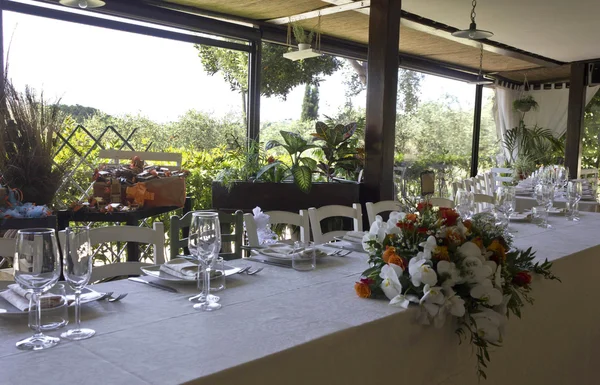 Bir düğün için ayarlanmış Restoran 