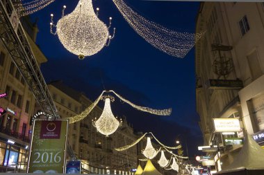 Graben Viyana'da yeni yıl arifesi 2016 için belgili tanımlık tatil sırasında gece zaman sokak 
