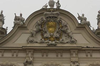 Viyana 'daki Schloss Belvedere cephesinde mimari yakın yukarı 