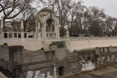 Viyana Stadtpark mesire yan görünüm 