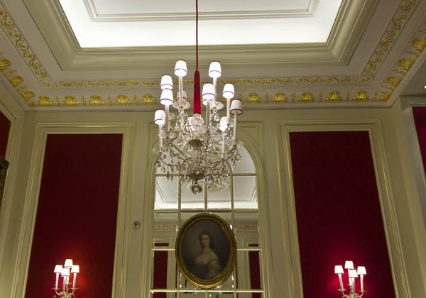 维也纳著名的萨赫酒店的内部 — 图库照片