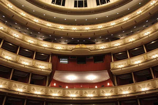 维也纳国家歌剧院、 维也纳歌剧院的内部 — 图库照片